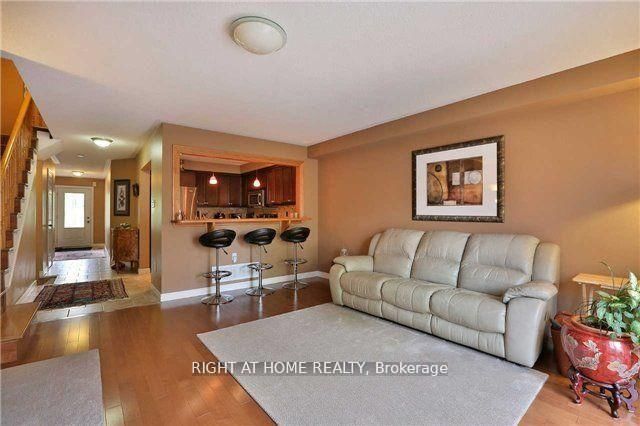 5162 Falconcrest Drive • Burlington, ON photo 8