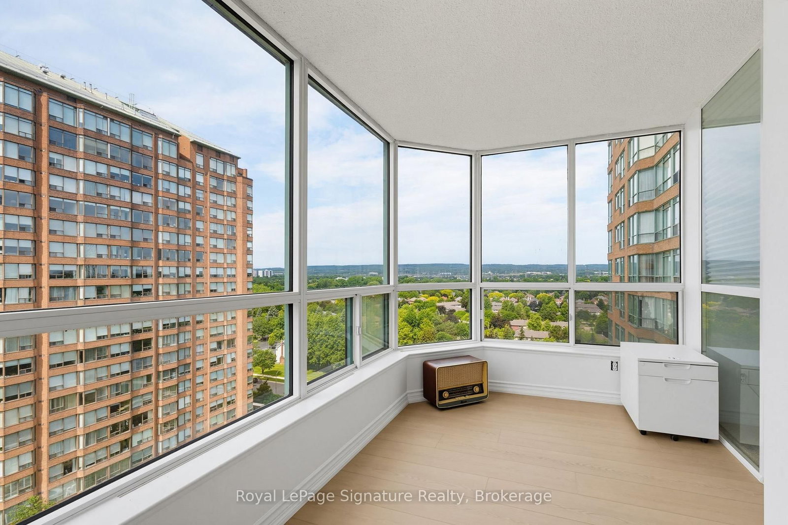 1276 Maple Crossing Boulevard • #1407 • Burlington, ON photo 15