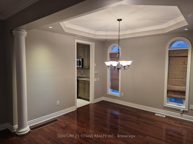 170 Tawny Crescent