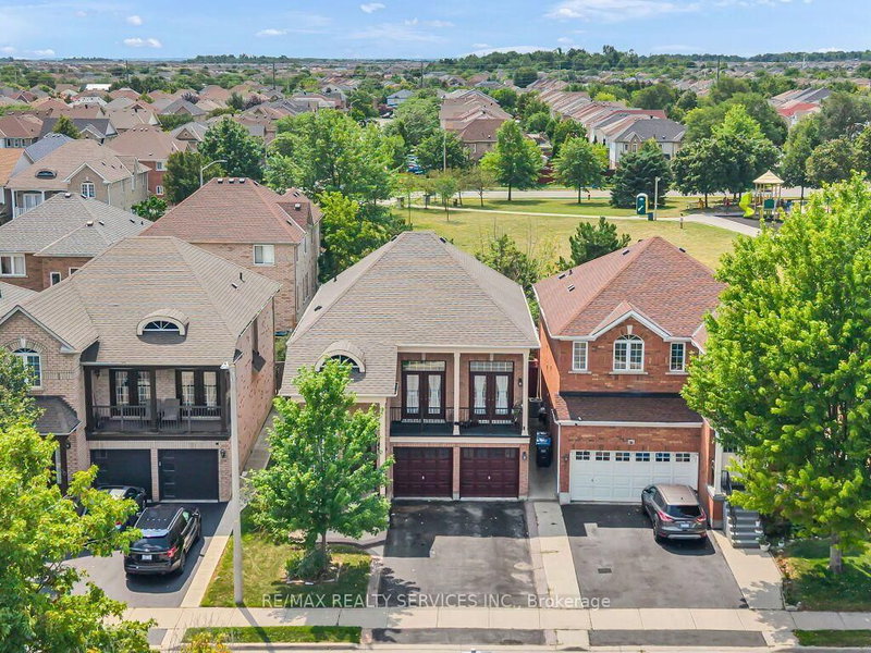 32 Brentcliff Drive