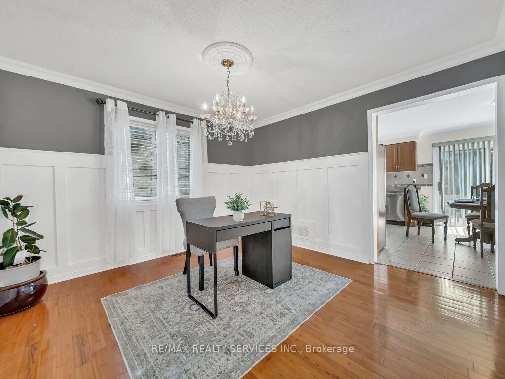 32 Brentcliff Drive • Brampton, ON photo 9