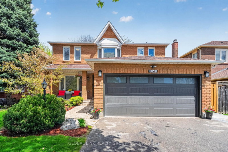 Upper 2141 Galena Crescent