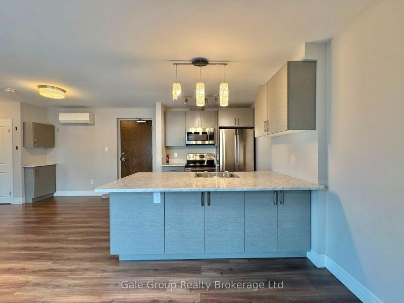 201 - 5 Paisley Boulevard E