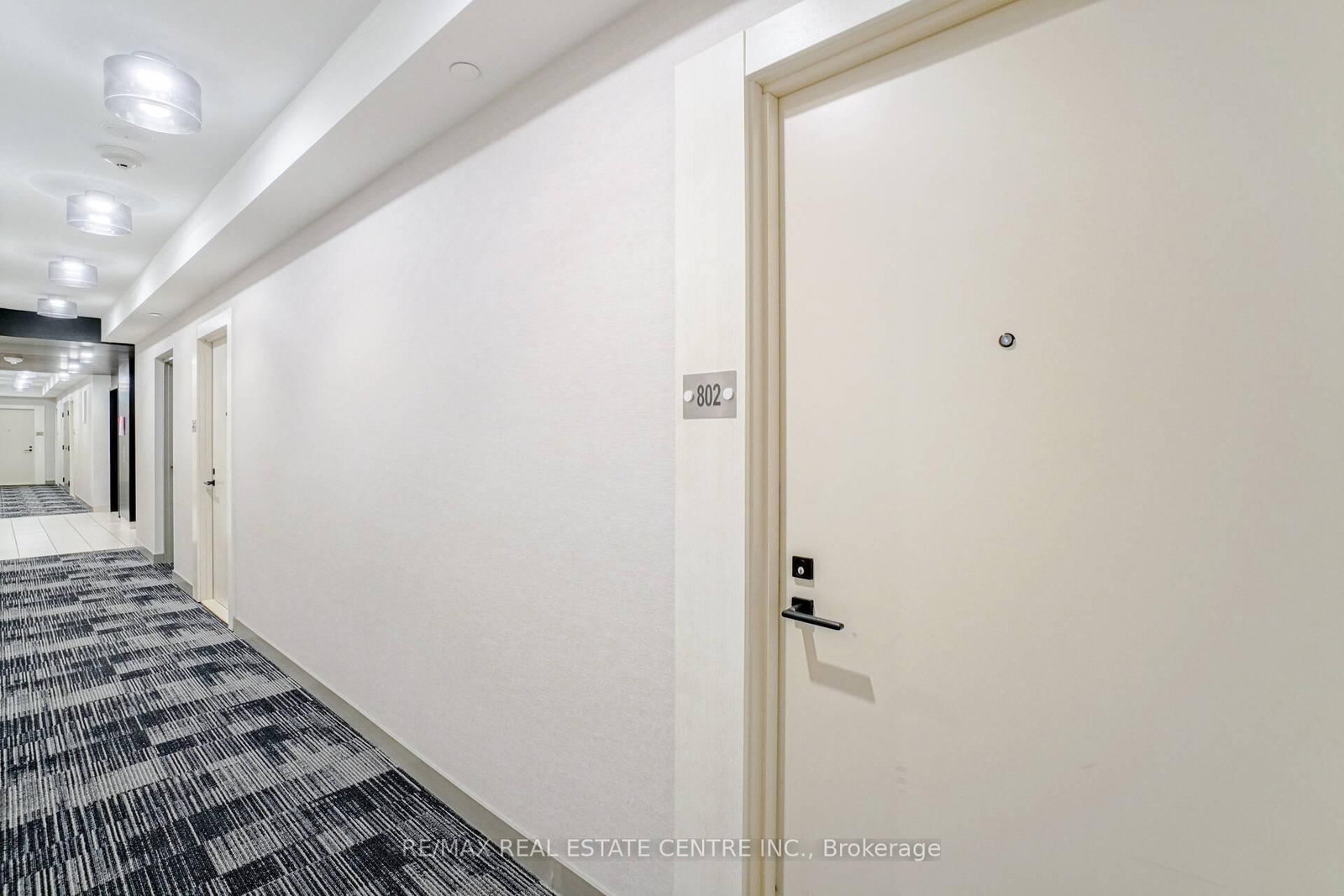4677 Glen Erin Drive • #802 • Mississauga, ON photo 5