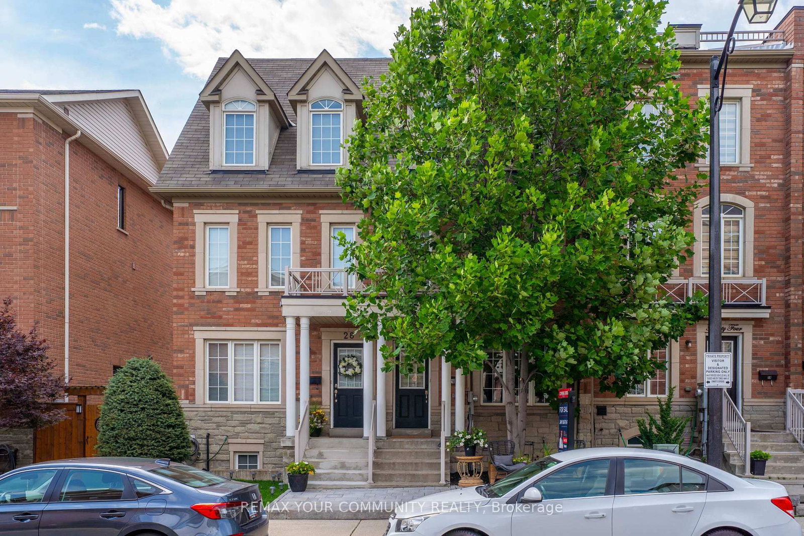 26 Ted Wray Circle • Toronto, ON photo 4