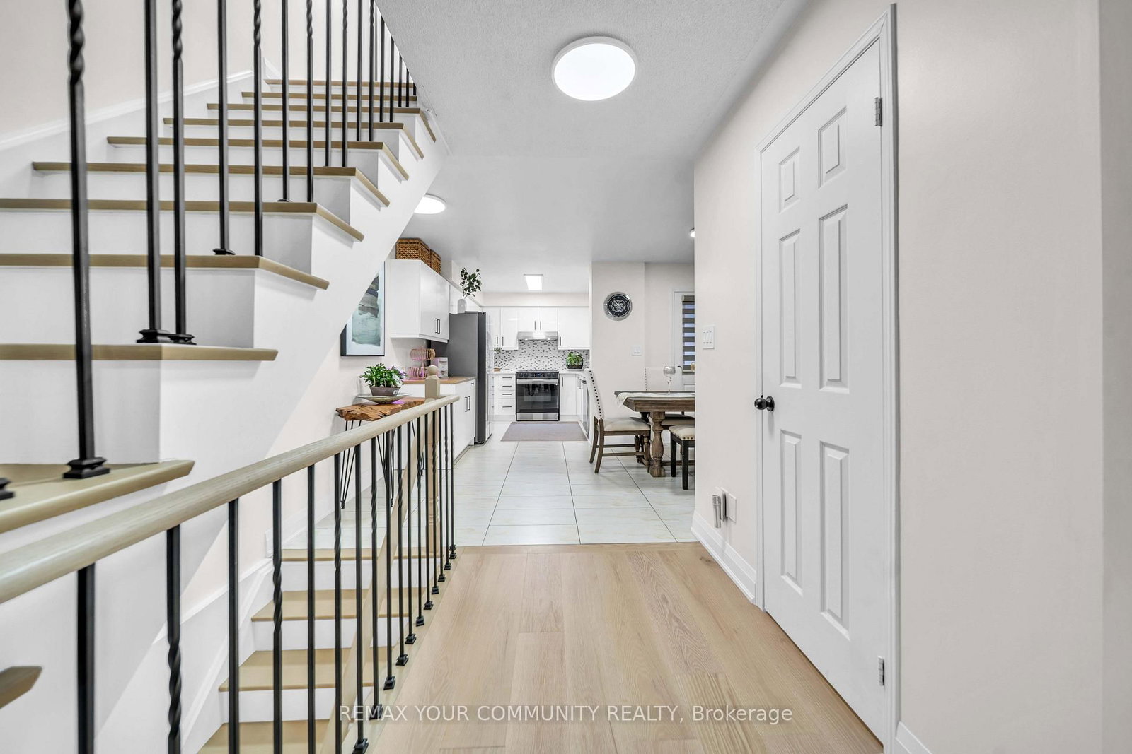26 Ted Wray Circle • Toronto, ON photo 8