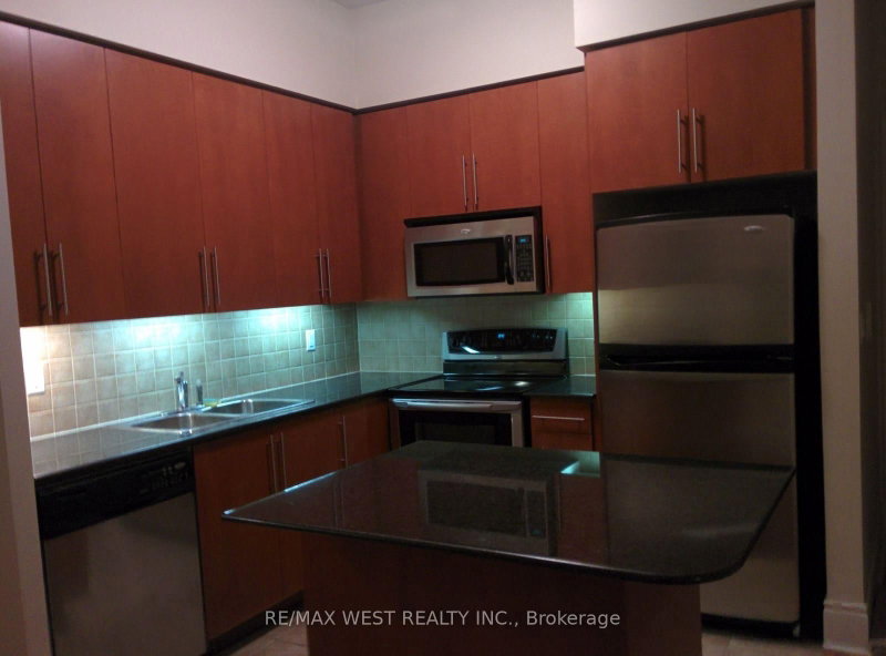 2009 - 310 Burnhamthorpe Road W