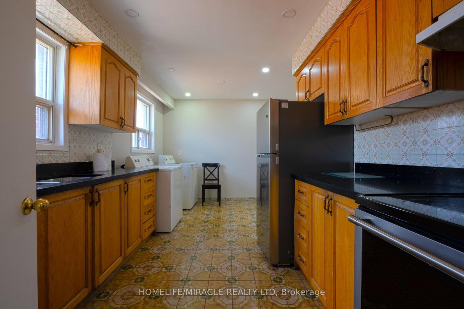 2931 Islington Avenue • Toronto, ON photo 2