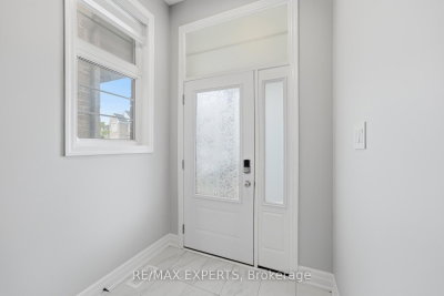 1296 Aymond Crescent W • Oakville, ON photo 3