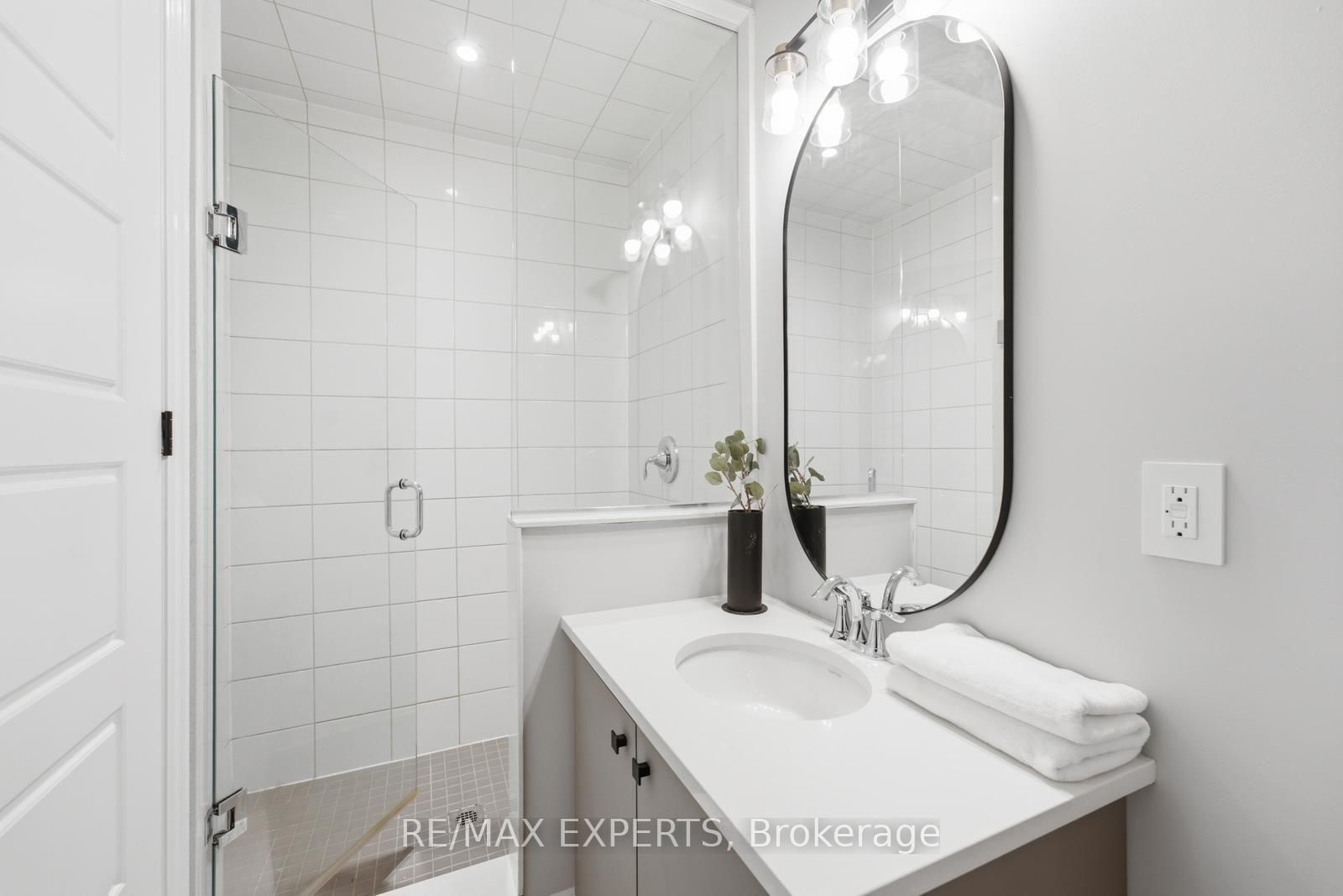 1296 Aymond Crescent W • Oakville, ON photo 38