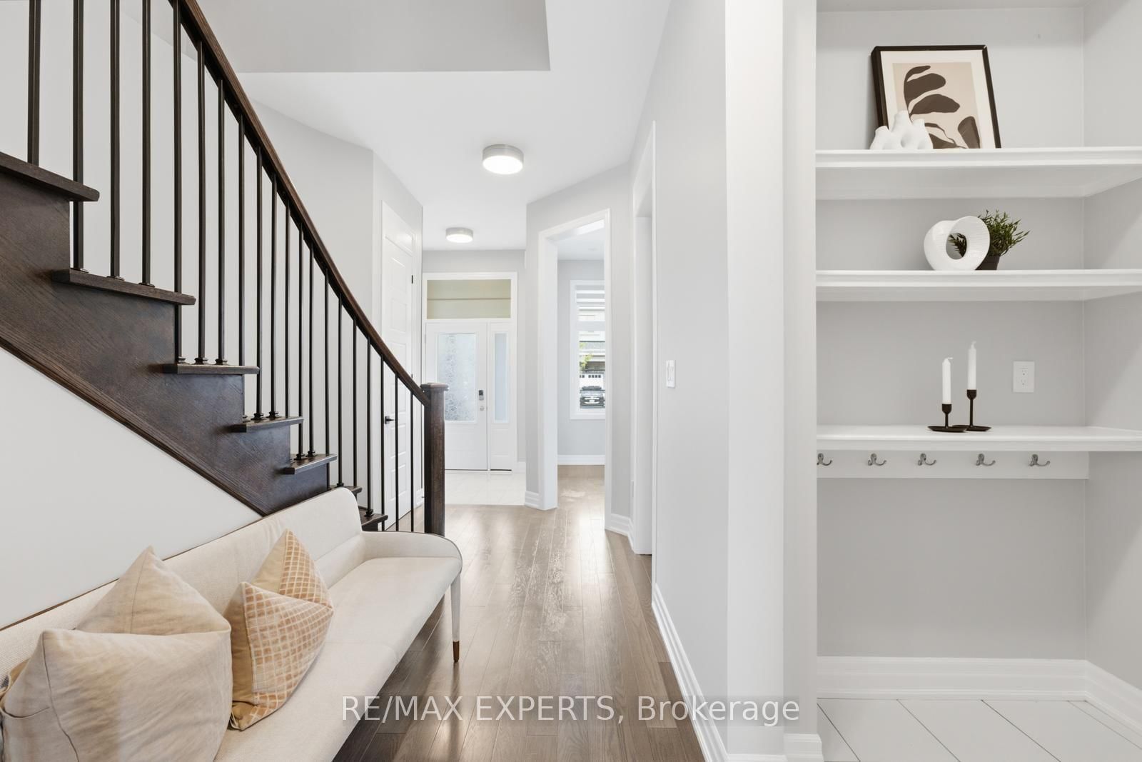 1296 Aymond Crescent W • Oakville, ON photo 6