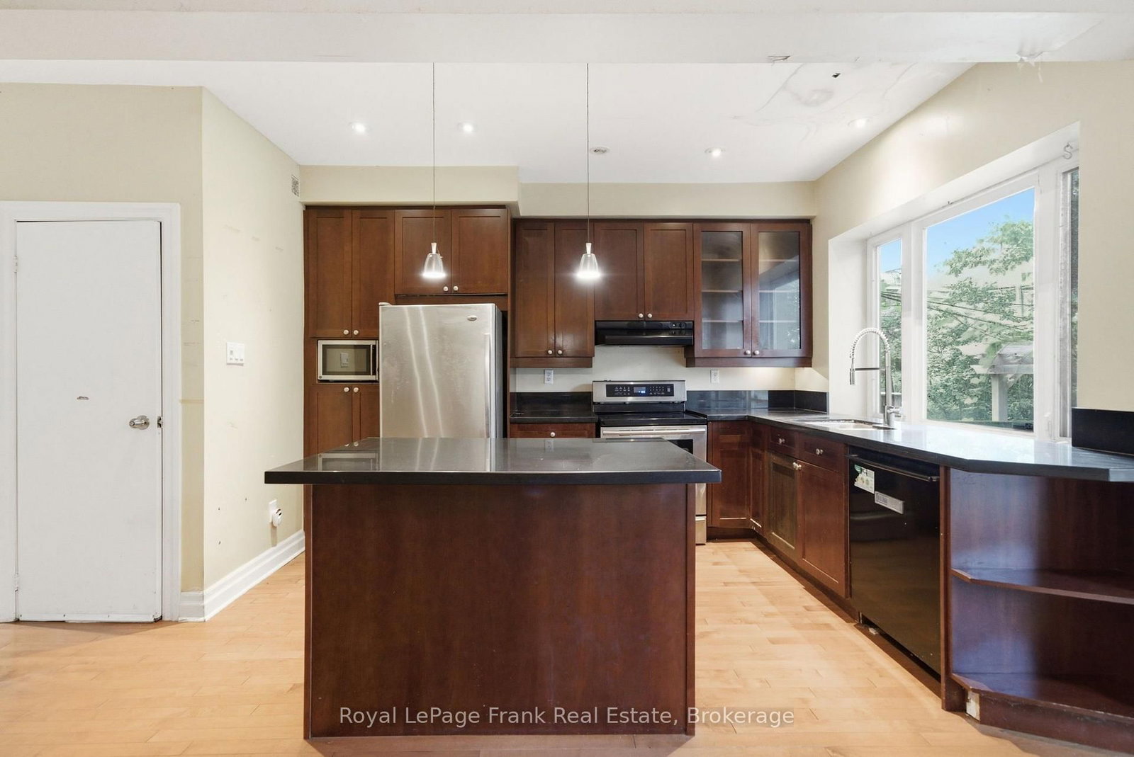 778 Shaw Street • Toronto, ON photo 12