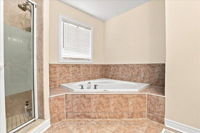12 Thorndale Brampton,ON L6P 1H3 — Photo 24
