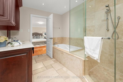 244 Colchester Oakville,ON L6J 5S5 — Photo 29