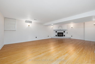 244 Colchester Oakville,ON L6J 5S5 — Photo 36