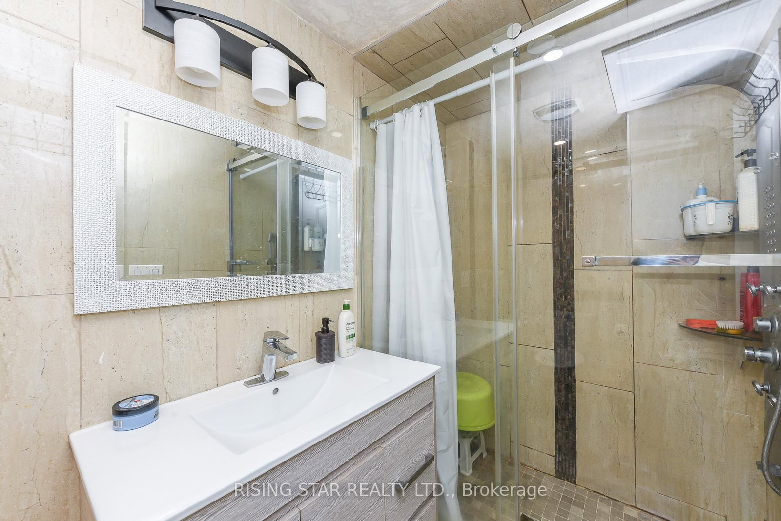 2562 Islington Ave Avenue W • Toronto, ON photo 10