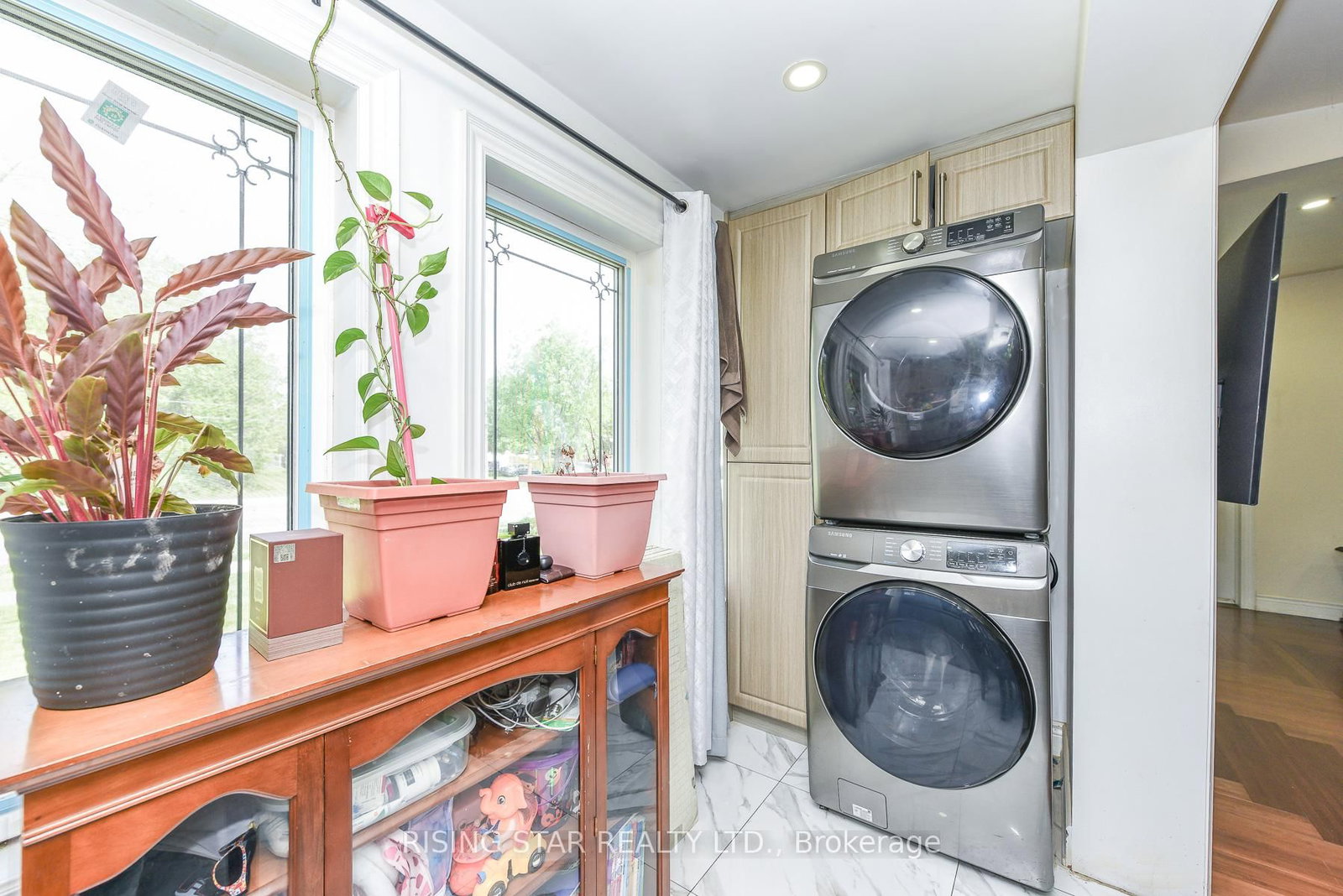 2562 Islington Ave Avenue W • Toronto, ON photo 12