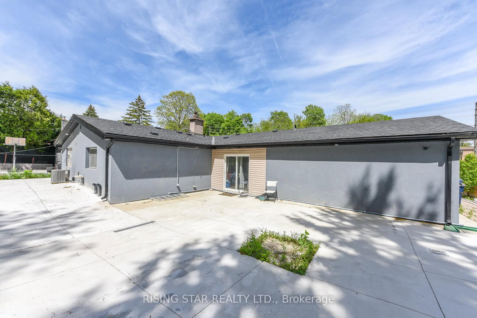 2562 Islington Ave Avenue W • Toronto, ON photo 15
