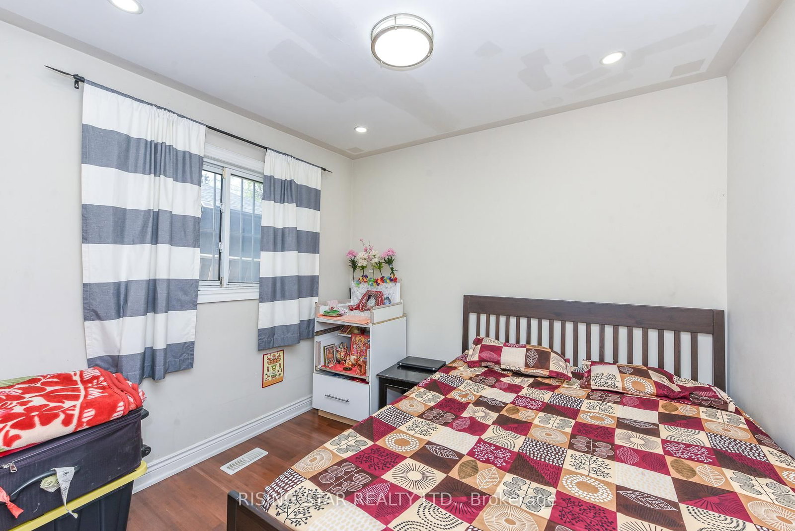2562 Islington Ave Avenue W • Toronto, ON photo 16