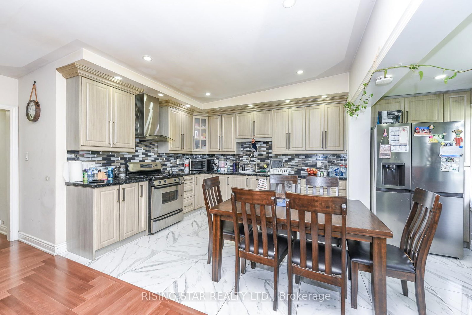 2562 Islington Ave Avenue W • Toronto, ON photo 19