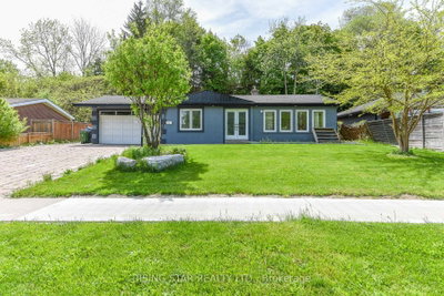 2562 Islington Ave Avenue W • Toronto, ON photo 2