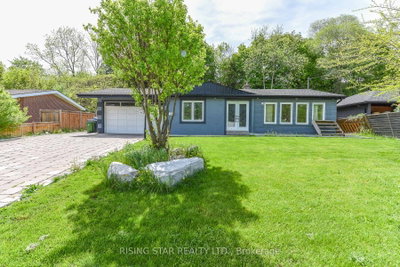2562 Islington Ave Avenue W • Toronto, ON photo 3