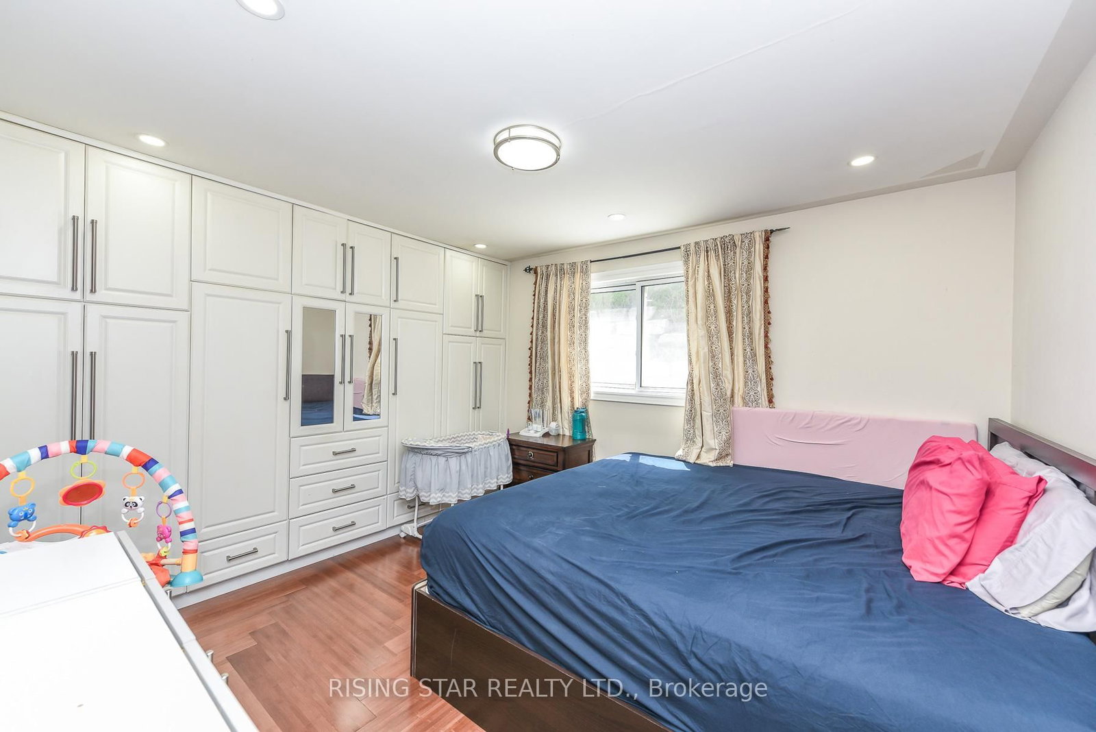2562 Islington Ave Avenue W • Toronto, ON photo 41