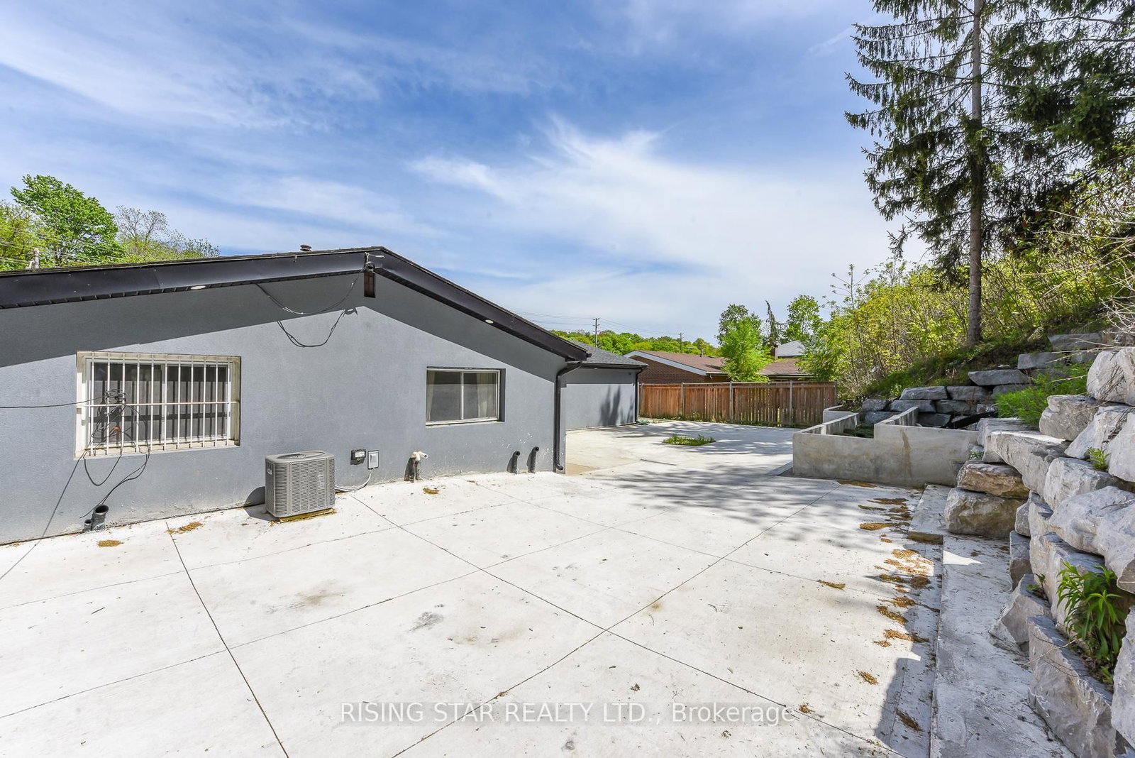 2562 Islington Ave Avenue W • Toronto, ON photo 8