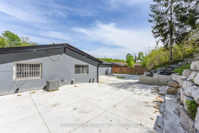 2562 Islington Ave Avenue W • Toronto, ON photo 8