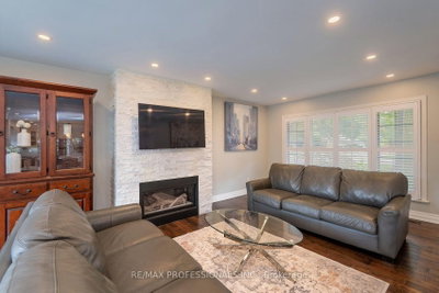 38 Boxwood Road • Toronto, ON photo 6