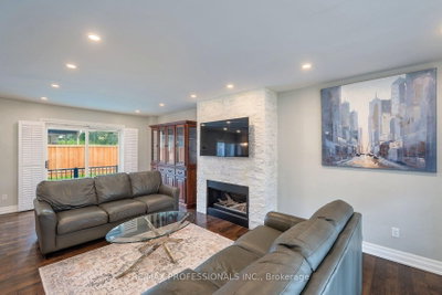 38 Boxwood Road • Toronto, ON photo 8