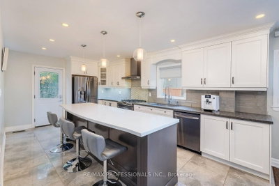 38 Boxwood Road • Toronto, ON photo 9