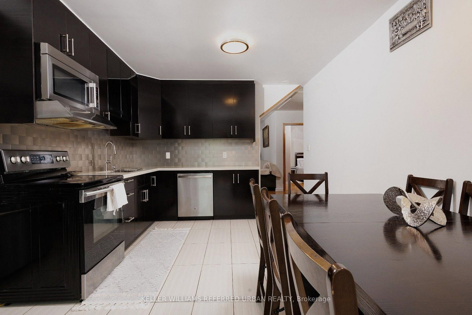 6 Elmhurst Drive • Toronto, ON photo 18