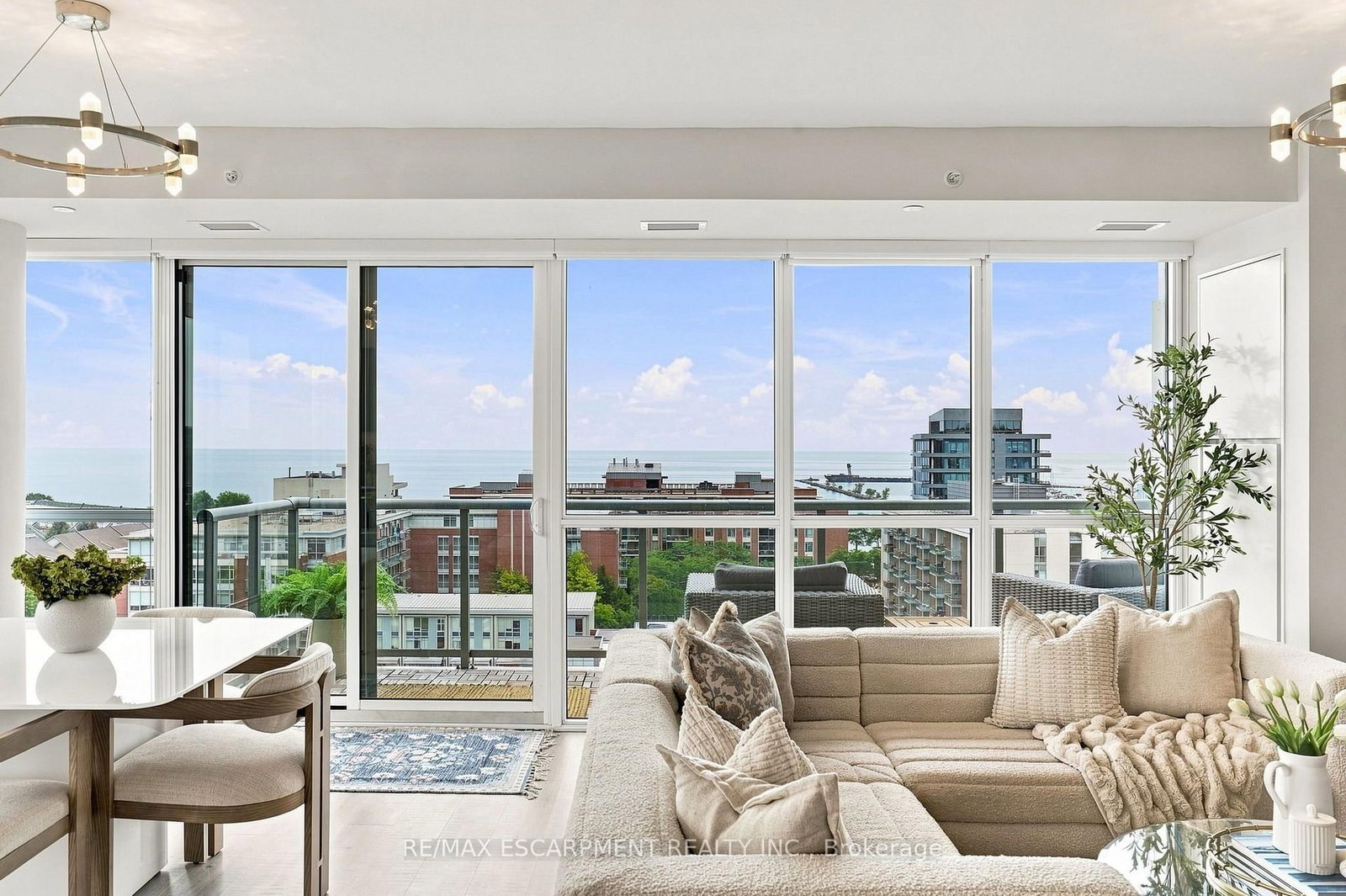 8 Ann Street • #902 • Mississauga, ON photo 1