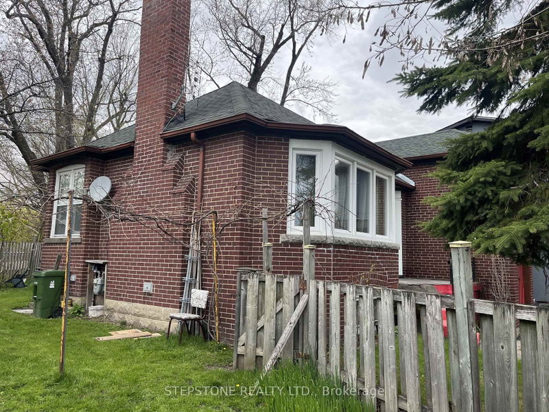 40 Glenvalley Drive S