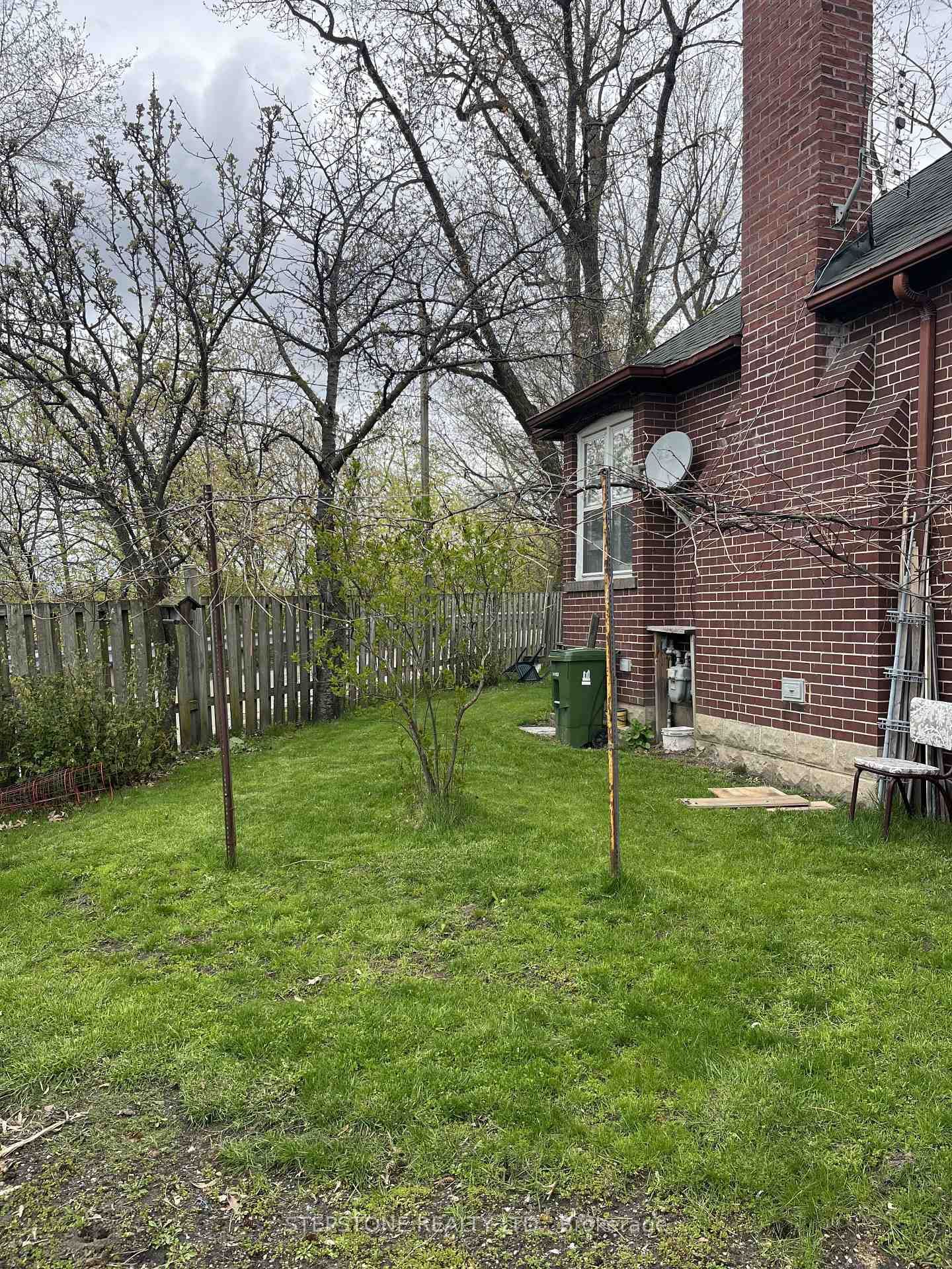 40 Glenvalley Drive S • Toronto, ON photo 3