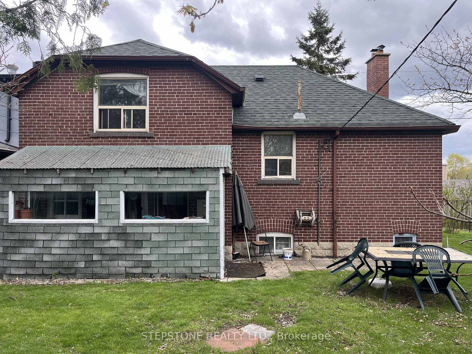 40 Glenvalley Drive S • Toronto, ON photo 4