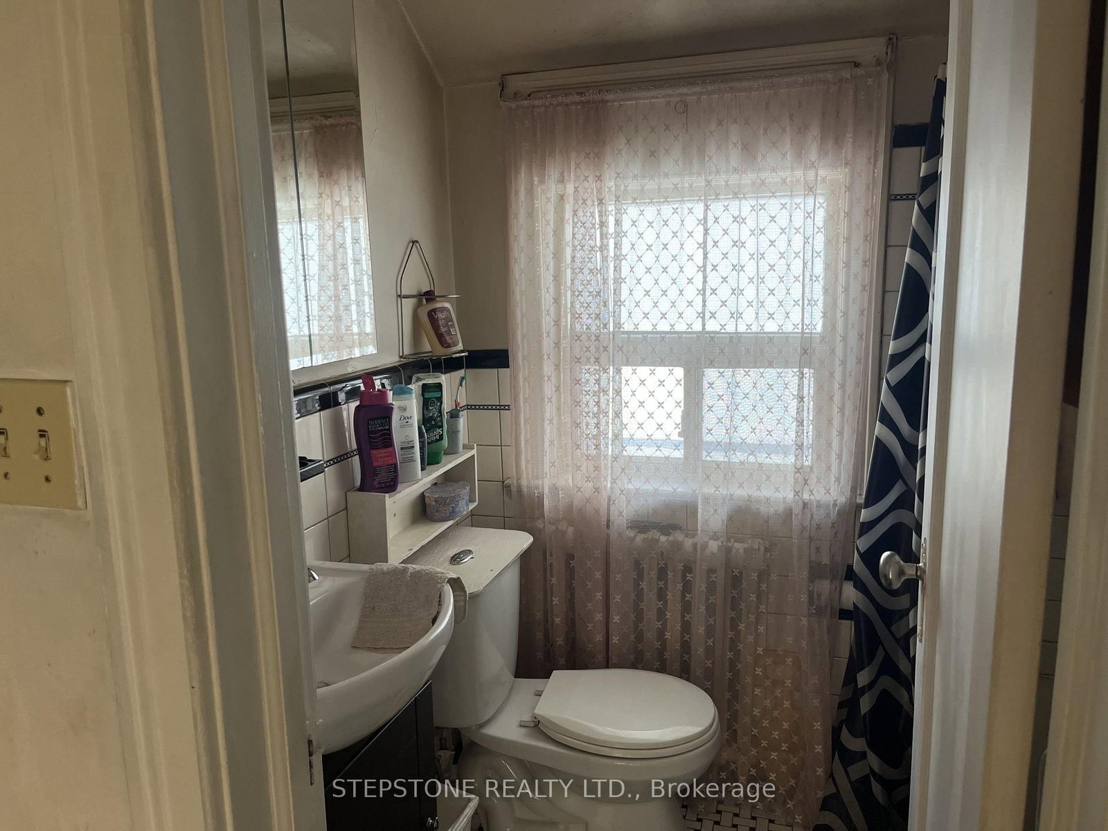 40 Glenvalley Drive S • Toronto, ON photo 9