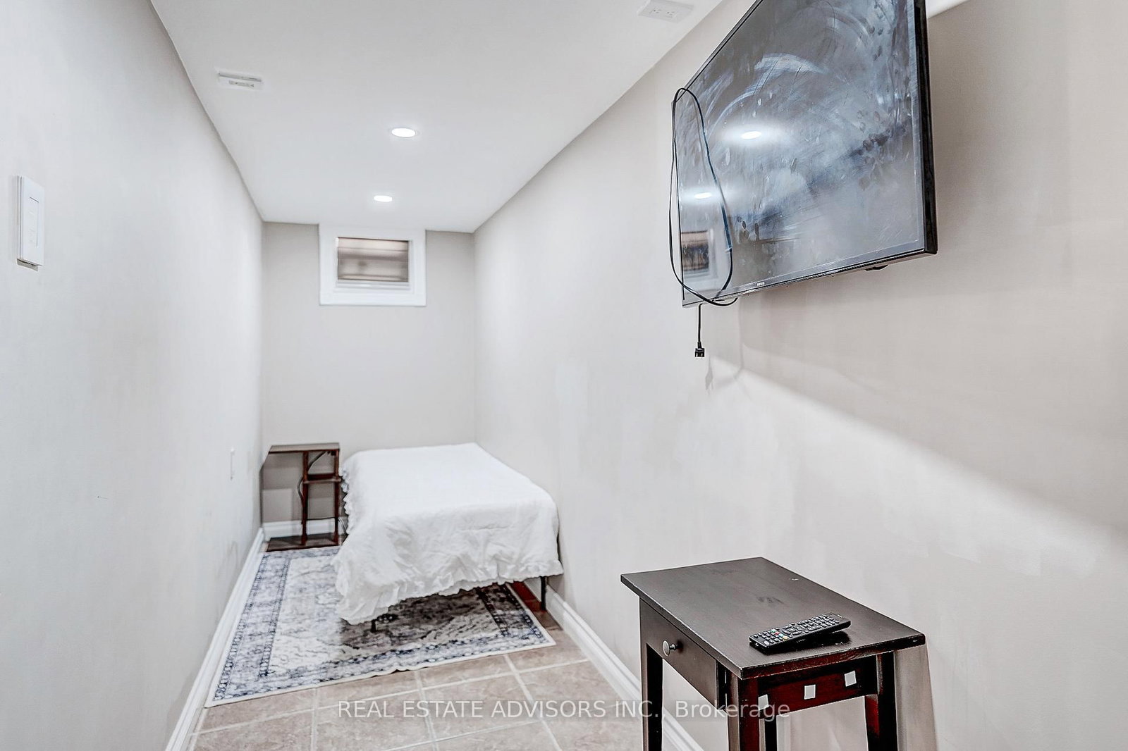1228 Jane Street N • Toronto, ON photo 11