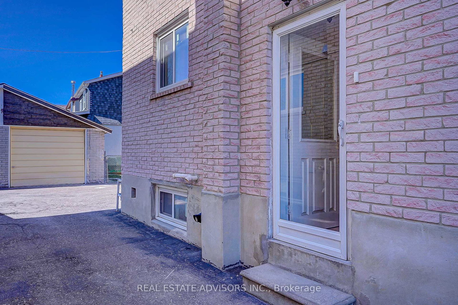 1228 Jane Street N • Toronto, ON photo 27