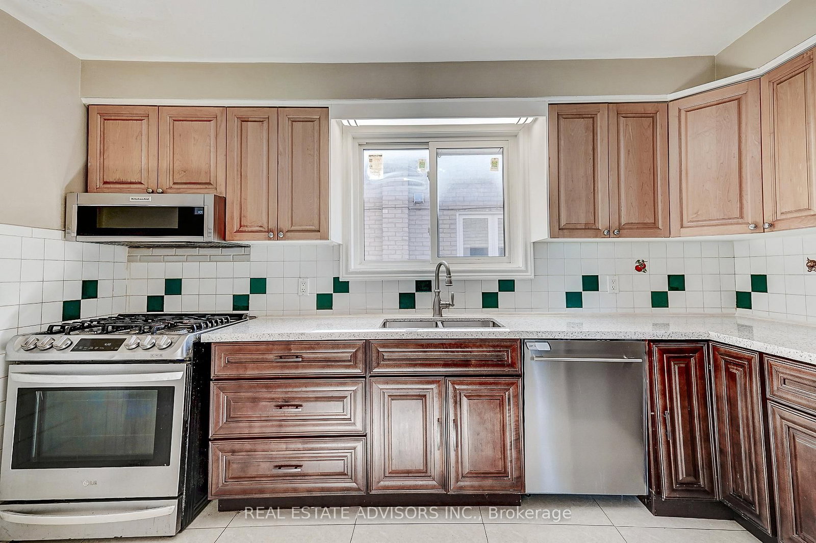 1228 Jane Street N • Toronto, ON photo 4