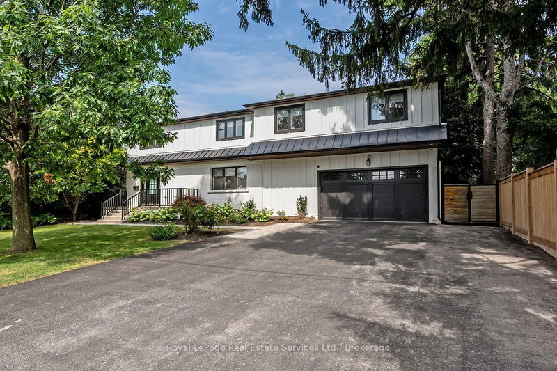 59 Fairwood Place E