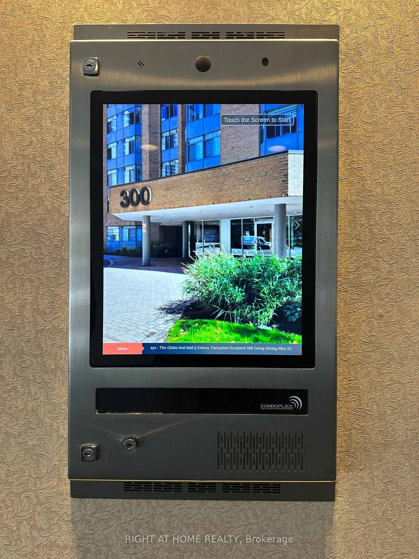 300 Webb Mississauga,ON L5B 3W3 — Photo 2