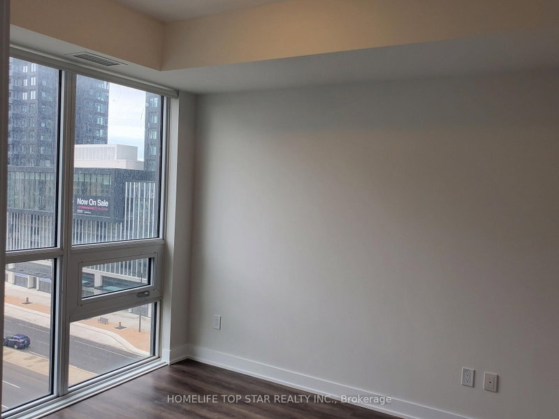 620 - 430 Square One Drive