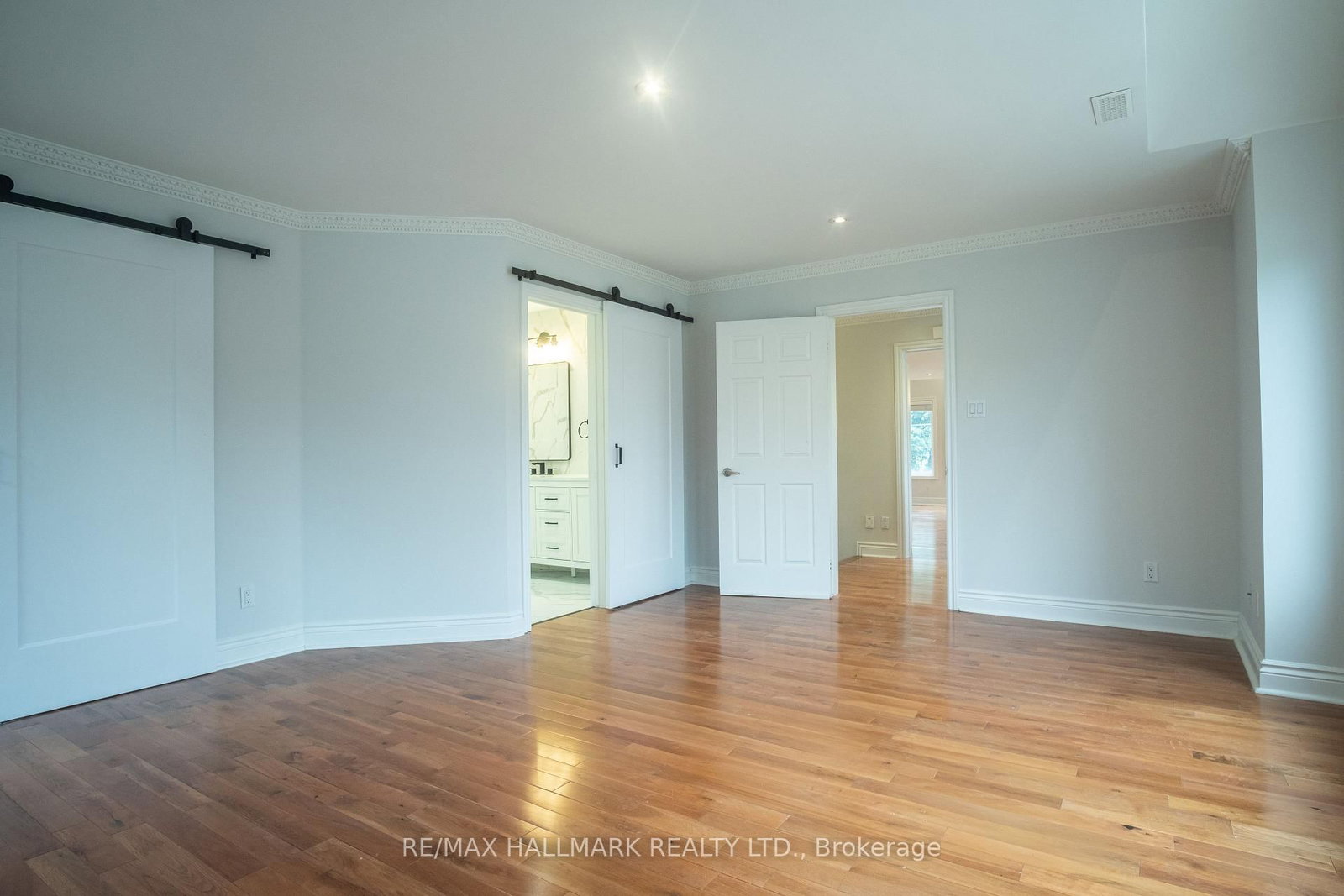 6 Griggsden Avenue • Toronto, ON photo 11