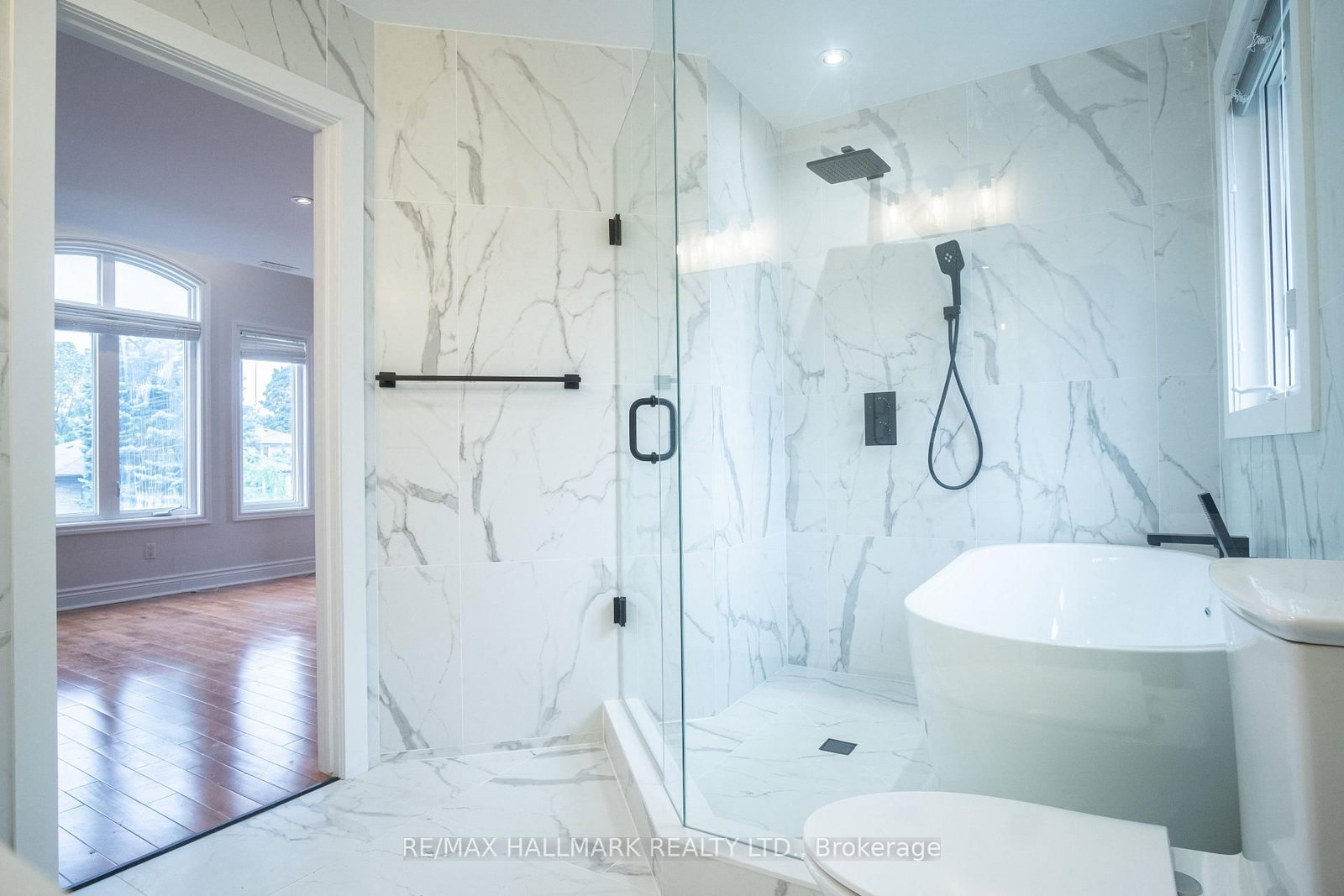 6 Griggsden Avenue • Toronto, ON photo 12