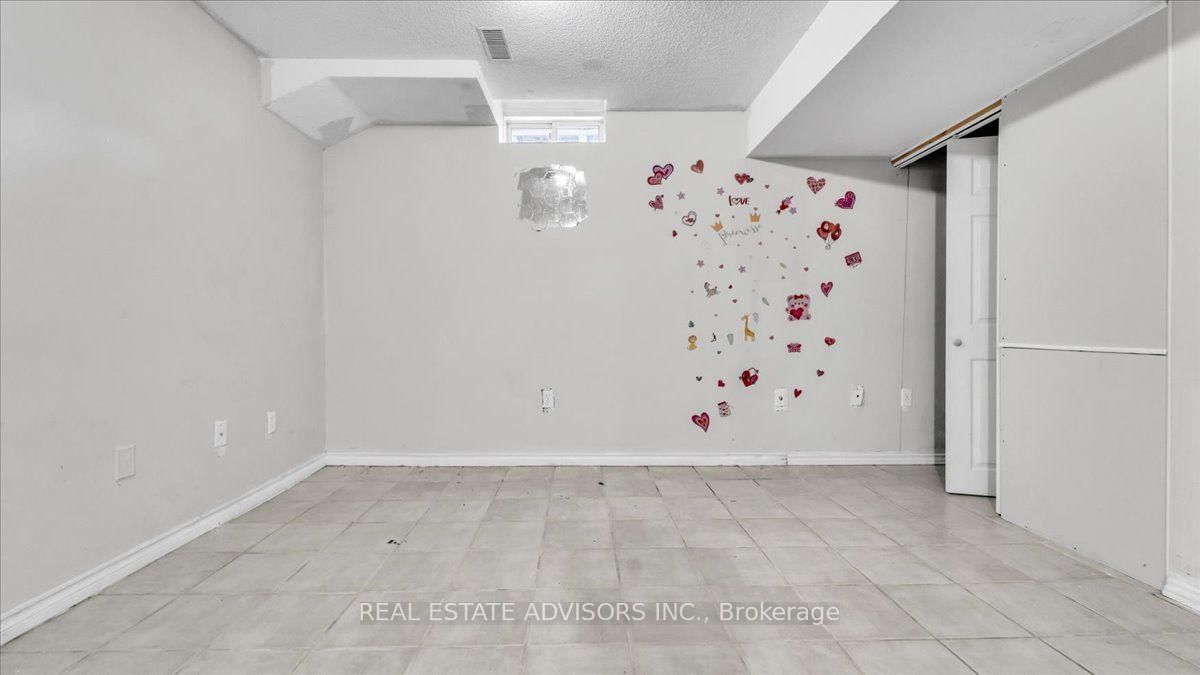 9 Brocklebank Court • Brampton, ON photo 15