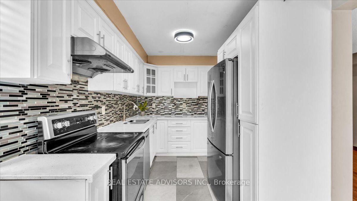 9 Brocklebank Court • Brampton, ON photo 8
