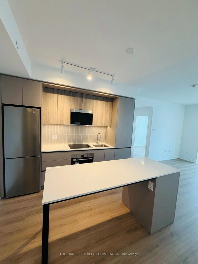 1409 - 2485 Eglinton Avenue W