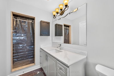 5578 Waterwind Mississauga,ON L5M 0G2 — Photo 40